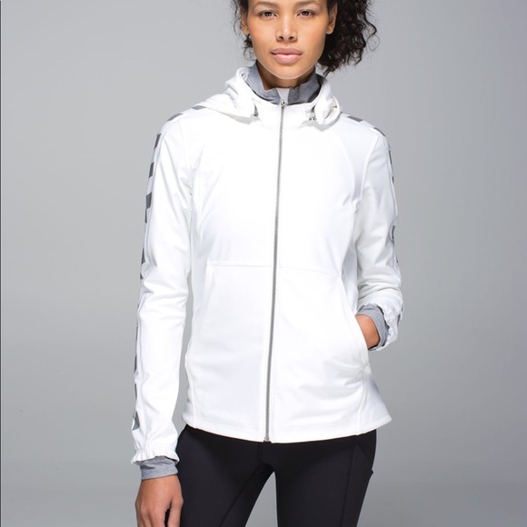 lululemon athletica Jackets & Blazers - Lululemon feelin frosty softsell